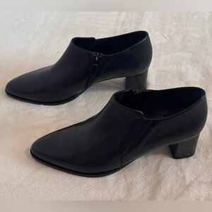 Trotters Size 9 Black Leather Shoe Boots. 2” heel.New condition but Tags removed